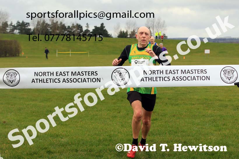 Womens 35+ and Mens 65+ 2023 NEMAA Cross Country, Croft Circuit, North Yorkshire. Photo: David T. Hewitson/Sports for All Pics